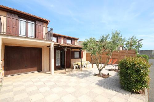 Domaine de vacances à 600m de la plage villa climatisée WIFI 3 chambres 7 couchages animations et piscines en supplément - LRTAMW29