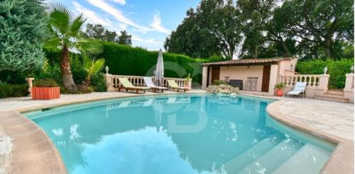 Domaine des Tuilières avec piscine