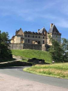 Dordogne/Grande maison/7 ch./piscine/terrain 3 ha+