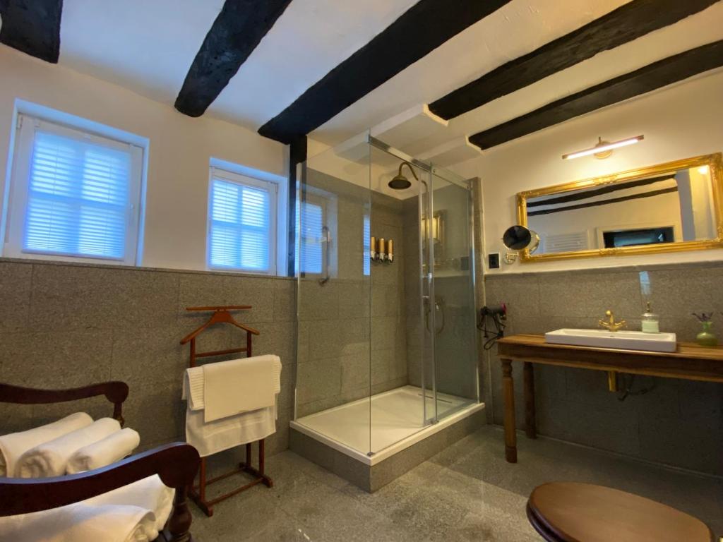 Appartements Villa Dornröschen Grebenstein 3 Bahnhofstraße, 34393 Grebenstein