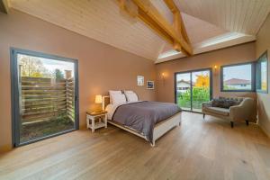 Dream 5BD Villa for Families - Geneva Centre 14KM by GuestLee