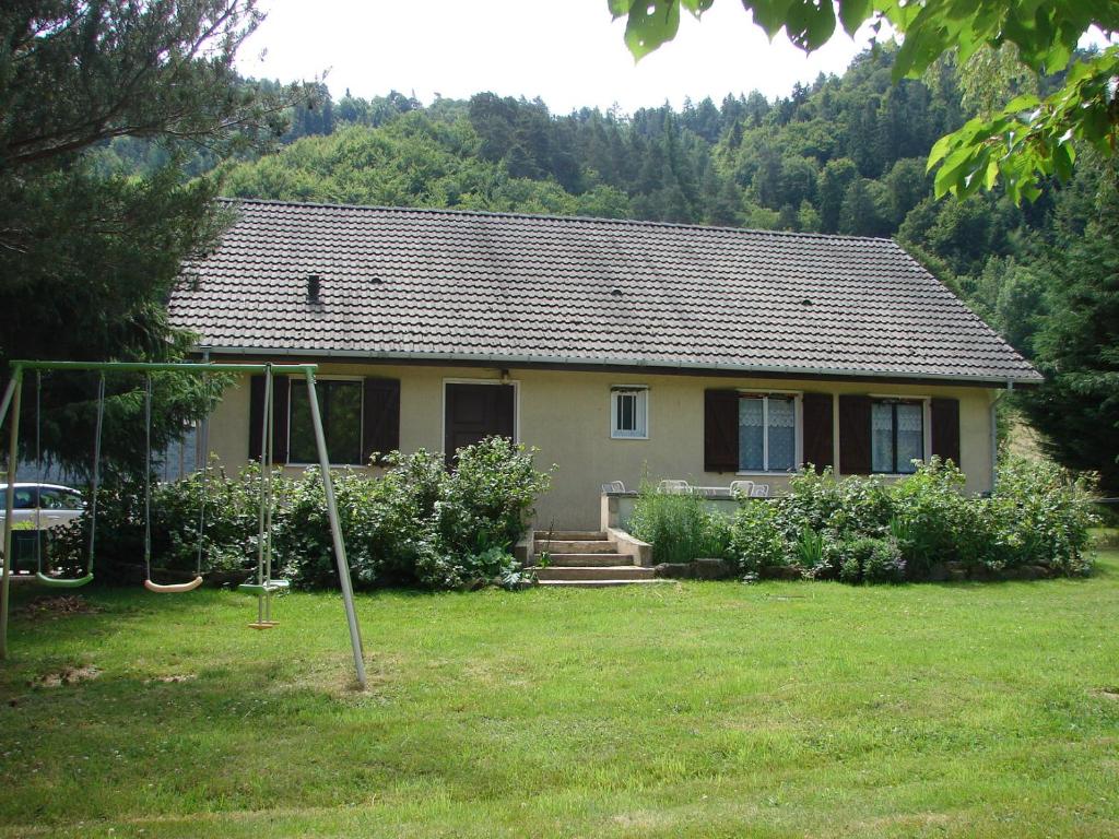 Maison de vacances Villa du Bac Le Bac, 63790 Chambon-sur-Lac