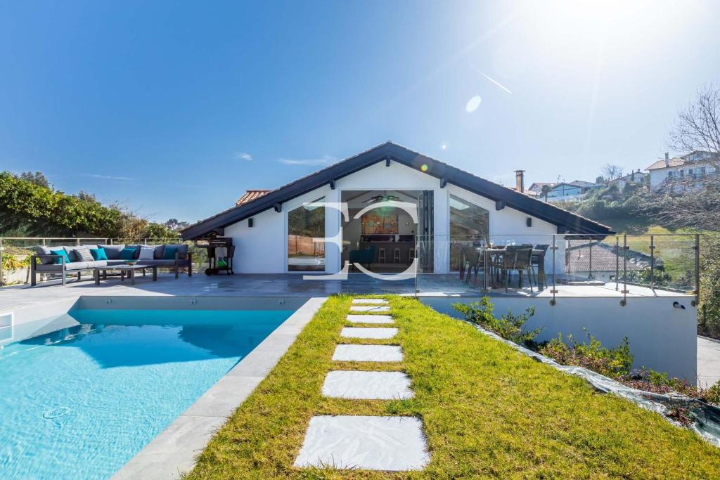 Villa Easy Clés - 5 bedroom villa with heated pool 30 avenue Lamartine 64500 Saint-Jean-de-Luz