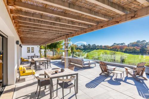 Easy Clés- Luxury Villa with a breathtaking view