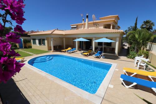 Appartements VILLA EBER - independent 1 & 2 bedroom apartments, pool, air con, fast Wi-Fi, near old town of Albufeira and beaches 8 Caminho Alpouvar VILLA EBER,  Mouraria Albufeira