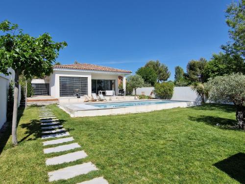 Eguilles villa 4 chambres avec sdb, piscine