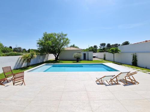 Eguilles villa 4 chambres avec sdb, piscine