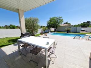 Eguilles villa 4 chambres avec sdb, piscine