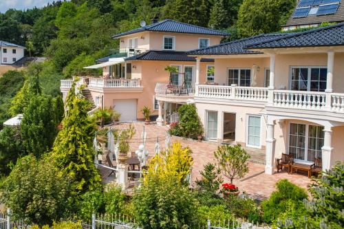 Villa Eifelpalace am Nürburgring Adenau allemagne