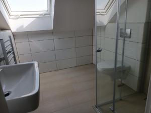 Ein ganz neues Stadthaus in der Nähe des Düsseldorfer Flughafens