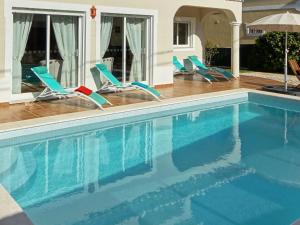 Villa Elegant Villa in Carvoeiro with Swimming Pool  8400-553 Carvoeiro Algarve
