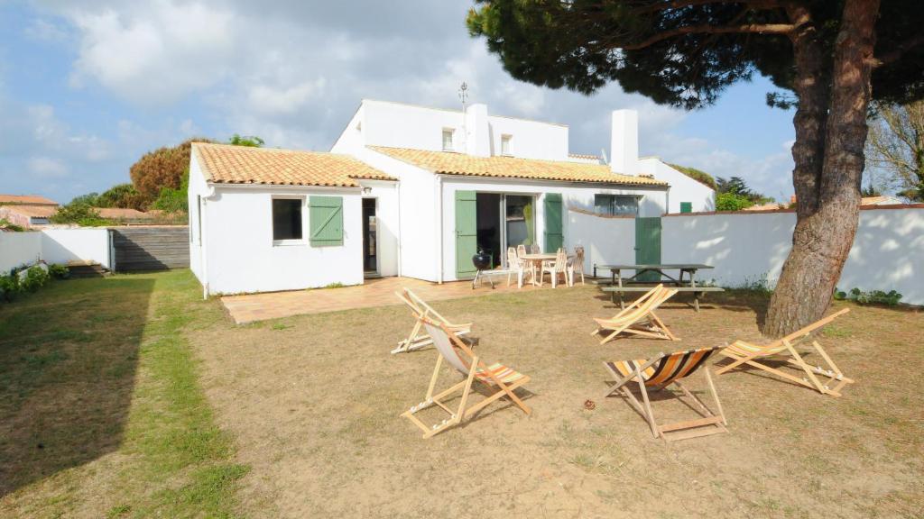 Villa Emplacement ideal, au calme et proche de la plage 36 chemin des brardes 17670 La Couarde-sur-Mer