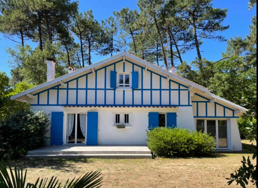 Villa Villa entre plage Estagnots et lac d'Hossegor 26 Avenue du Penon, 40510 Seignosse