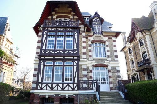 Appartement Villa Eugénie 8 Boulevard Eugène Cornuche Deauville