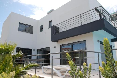 Exclusieve Villa met zeezicht en privézwembad in Atalaia 'Villa Salvatore'