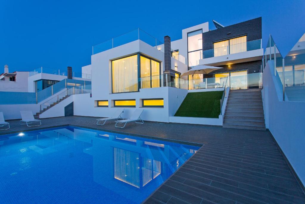 Exclusive Ultra-Stylish Villa, close to Vilamoura Rua Altura de Maio, Green Deck Residences, Vila B, 8125-001 Quarteira