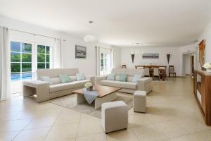 Exclusive Villa Toulouse with pool in Falesia Algarve