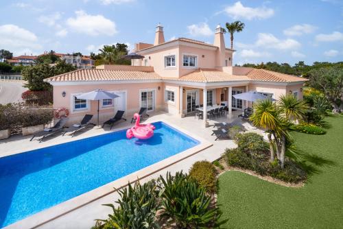 Extraordinary Villa on an elevated position in Quinta do Lago