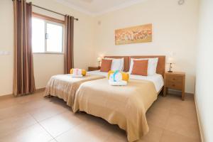 Fabulous Linked Villa in Armacao de Pera, Algarve