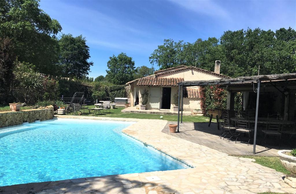 Villa Villa Familiale piscine, spa, proche de Valbonne 20 Chemin des Colles, 06740 Châteauneuf