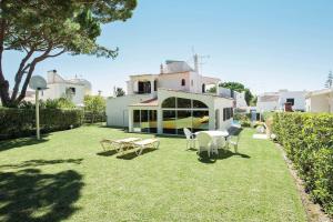 Villa Fantastic for families and close to amenities Rua do Brasil 8125-406 Quarteira Algarve
