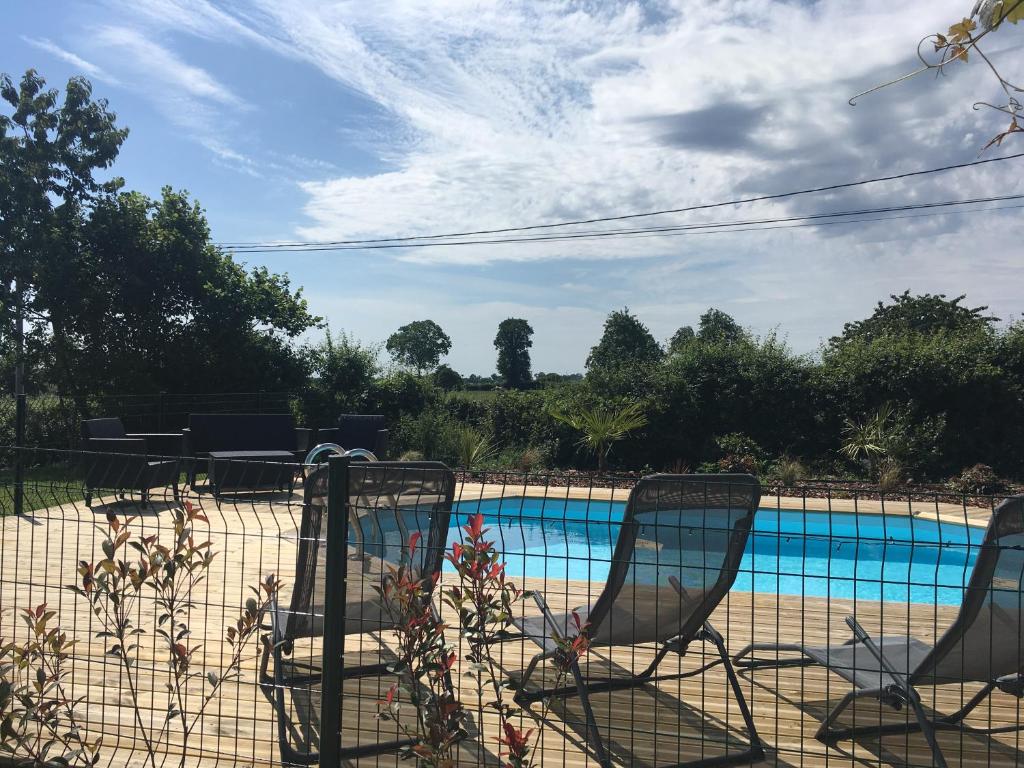 Ferienhaus mit beheiztem Pool in Claouey 33950 Lège-Cap-Ferret