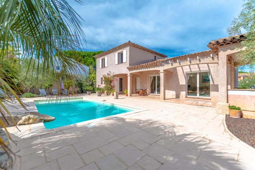 Villa Villa for 9 people 15 mins walk from the beaches and the center of Ste Maxime 29 Chemin des Bouteillers, 83120 Sainte-Maxime