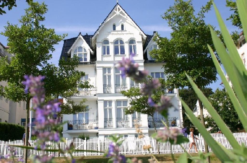 Appartement Villa Fortuna mit Meerblick in Ban Strandpromenade 28 Zufahrt über Bergstraße, 17429 Bansin