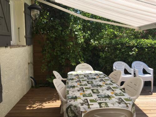 Full aircon cozy house 4rooms near NCE
