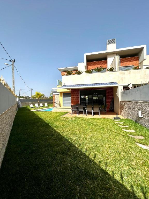 Funtastic Villa With Pool Caminho do Pomar, 8200-315 Albufeira