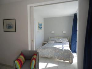 Garden level with sea view for 6 people