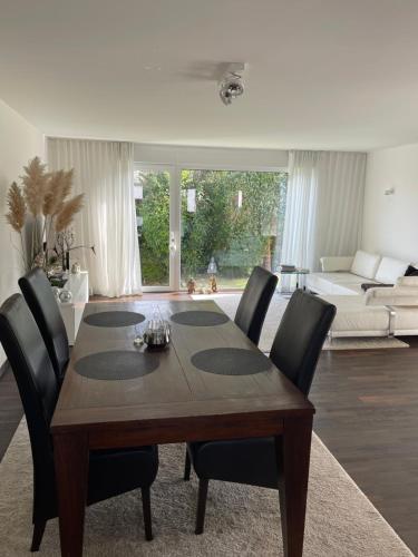 Gemütliche Villa am Waldrand in Taunusstein