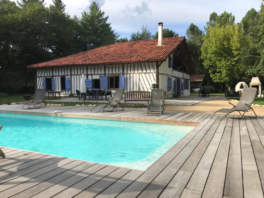 Gîte landais de Capdebos avec piscine et spa 15 personnes lieu-dit Capdebos Est 485 route de capdebos, 40120 Cachen