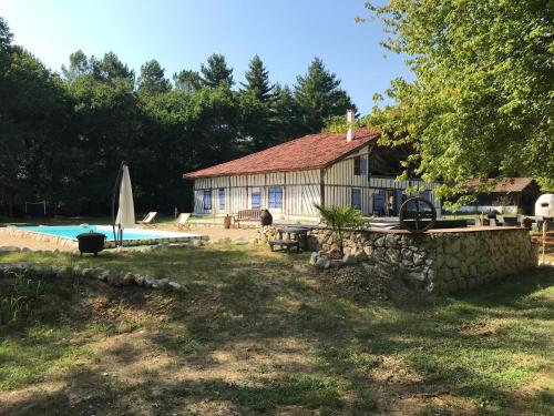 Gîte landais de Capdebos avec piscine et spa 15 personnes