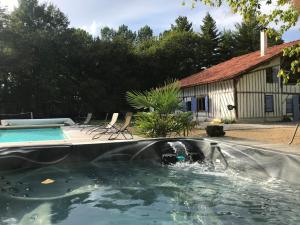 Gîte landais de Capdebos avec piscine et spa 15 personnes
