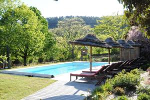 GITE LES GRANDES VIGNES à Sanilhac, SUD Ardèche, indépendant et privatisé, piscine chauffée, climatisation, SPA, 10 chambres, 8 salles de bains