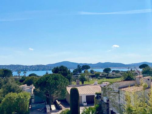 Villa Villa-Golfe de Saint-Tropez/Accès plage privée Domaine les Rives de Beauvallon Grimaud