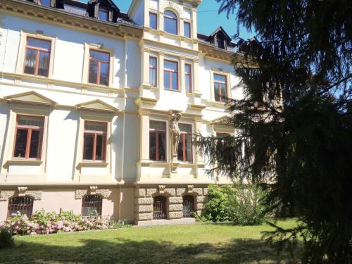 Appartements Villa Göltzschtalblick 4 Andreas-Schubert-Straße 1. & 2.Obergeschoß Netzschkau