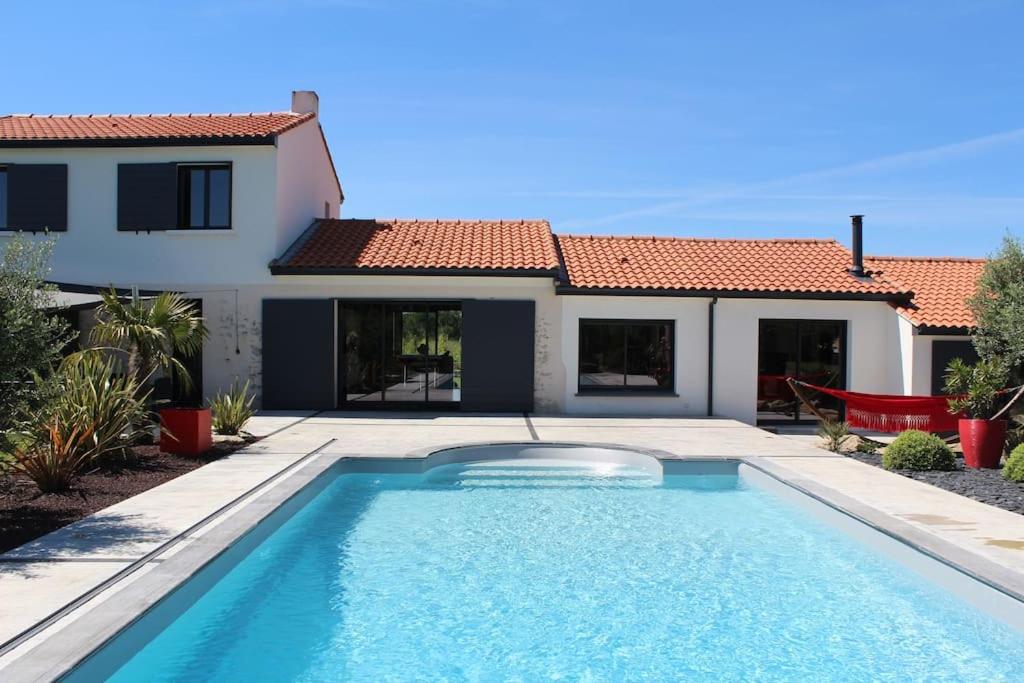 Villa Villa grand standing avec piscine proche Nantes 14 La Basse ville, 44330 La Chapelle-Heulin