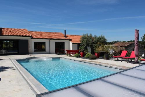 Villa grand standing avec piscine proche Nantes La Chapelle-Heulin france