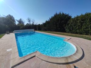 Grande maison avec piscine privée