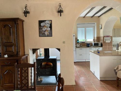 Grande maison de charme, 14 pers. 5 chambres, sauna, écrin de verdure, baby foot