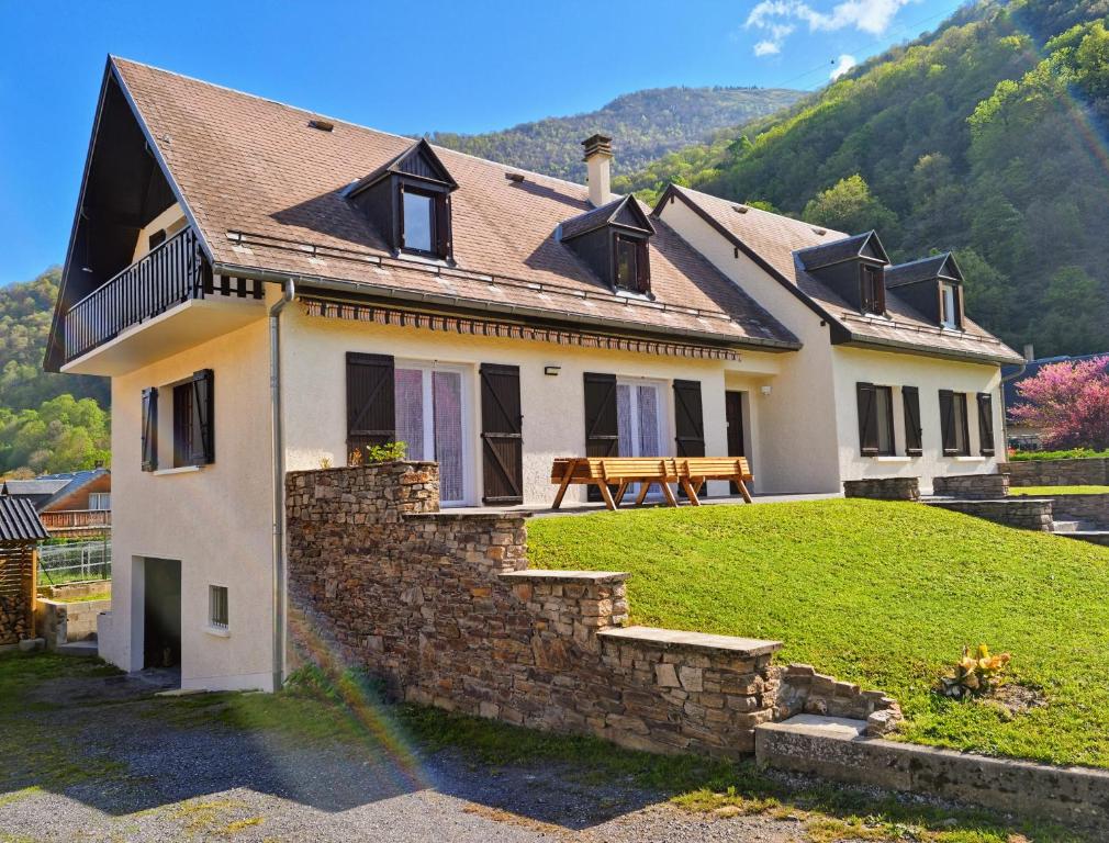 Villa Grande villa avec jardin privatif - Bagnères de Luchon 6 Rue du Ticoulet 31110 Juzet-de-Luchon