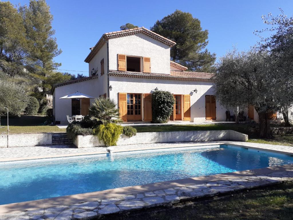 Grande villa avec piscine et jardin paysager \ 5 Chemin du Picarrou, 06140 Tourrettes-sur-Loup