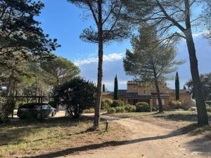 Villa Grande villa avec piscine et vue panoramique Chemin des Cats 84800 Saumane-de-Vaucluse Provence-Alpes-Côte d\'Azur