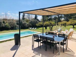 Villa Grande Villa Pernoise : Les Amarelles 260 Chemin de l'Ermite 84210 Pernes-les-Fontaines Provence-Alpes-Côte d\'Azur