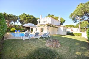 Great pool villa just a short stroll to the centre