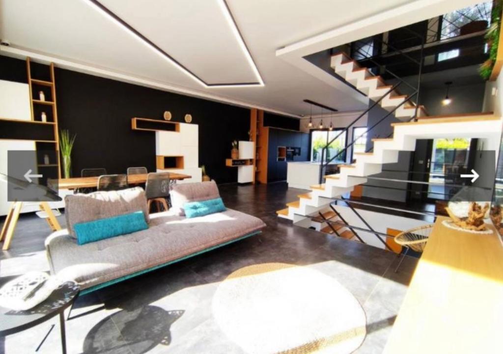Villa Great villa d’architecte piscine - Paris & Dysney 3 Rue de la Gare 77170 Servon