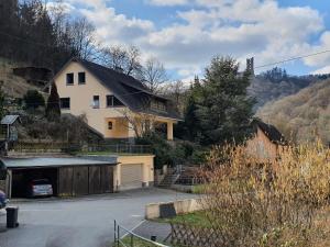 Villa Großes Ferienhaus Sauerburgblick 36 Tiefenbachstraße 65391 Sauerthal Rhénanie-Palatinat