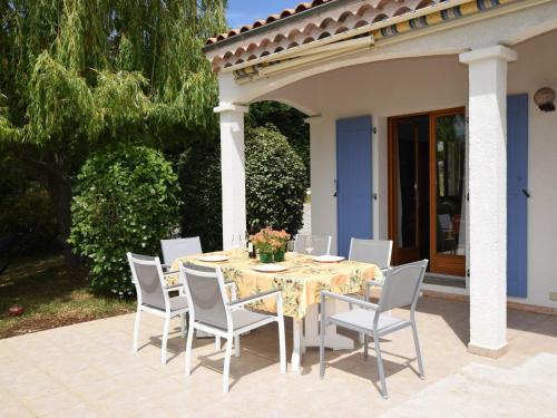 Ground flour villa with airco heated private swimming pool and beautiful view